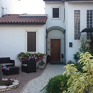 acero-rosso-vicenza.hotelinveneto.com/
